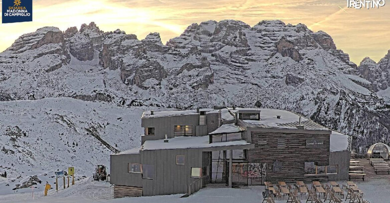 Webcam Madonna di Campiglio (Skiarea Campiglio Dolomiti di Brenta - Val di Sole Val Rendena) - Chalet Spinale