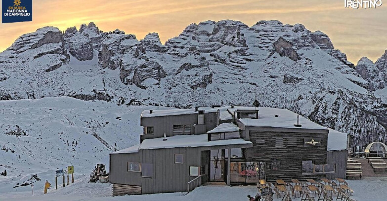 Webcam Madonna di Campiglio (Skiarea Campiglio Dolomiti di Brenta - Val di Sole Val Rendena) - Chalet Spinale
