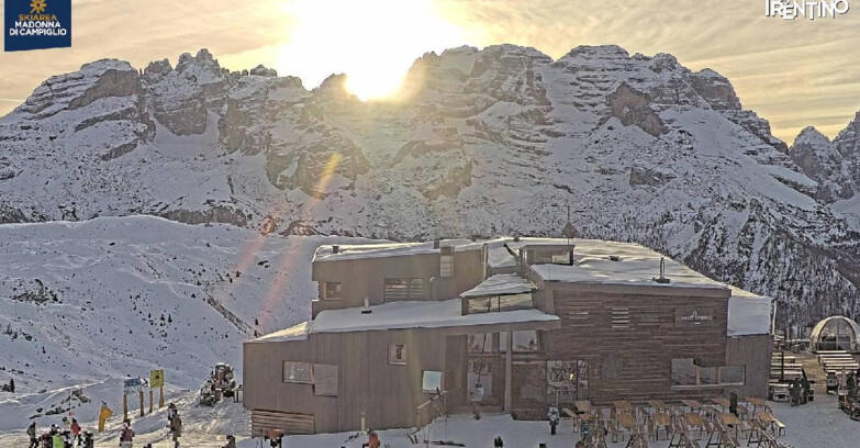 Webcam Madonna di Campiglio (Skiarea Campiglio Dolomiti di Brenta - Val di Sole Val Rendena) - Chalet Spinale