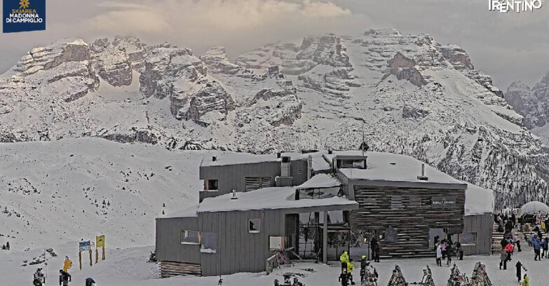 Webcam Madonna di Campiglio (Skiarea Campiglio Dolomiti di Brenta - Val di Sole Val Rendena) - Chalet Spinale