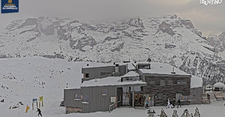 Webcam Madonna di Campiglio (Skiarea Campiglio Dolomiti di Brenta - Val di Sole Val Rendena) - Chalet Spinale