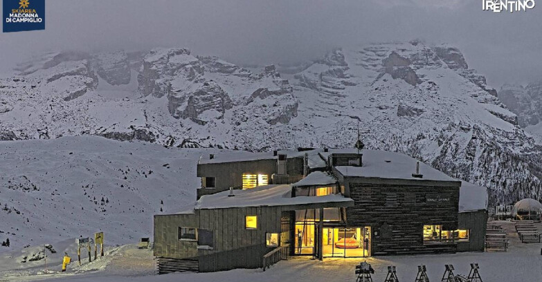 Webcam Madonna di Campiglio (Skiarea Campiglio Dolomiti di Brenta - Val di Sole Val Rendena) - Chalet Spinale