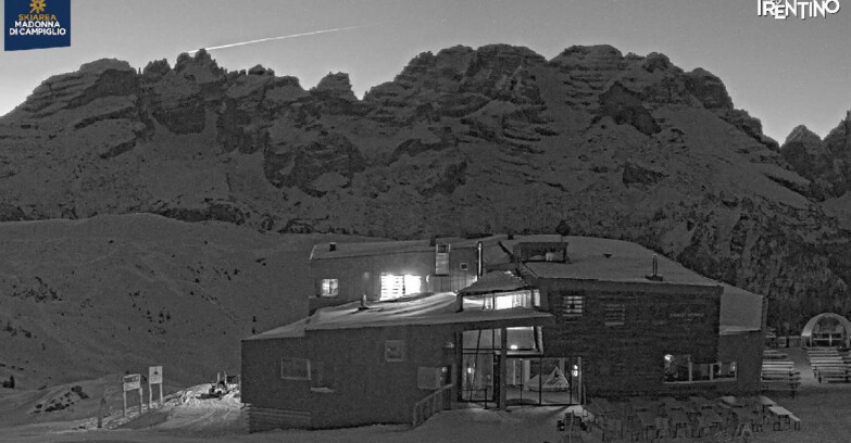 Webcam Madonna di Campiglio (Skiarea Campiglio Dolomiti di Brenta - Val di Sole Val Rendena) - Chalet Spinale