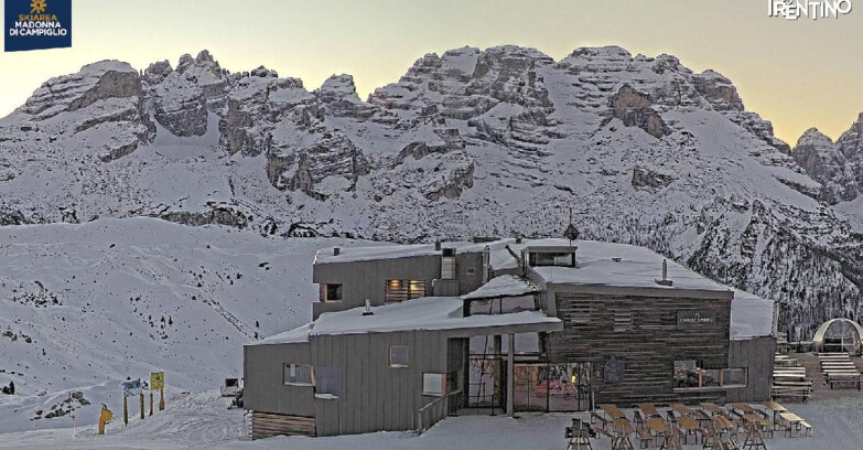 Webcam Madonna di Campiglio (Skiarea Campiglio Dolomiti di Brenta - Val di Sole Val Rendena) - Chalet Spinale