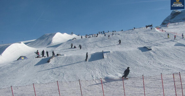 Webcam Madonna di Campiglio (Skiarea Campiglio Dolomiti di Brenta - Val di Sole Val Rendena) - Brenta Dolomites