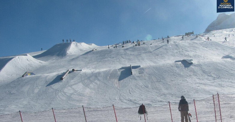 Webcam Madonna di Campiglio (Skiarea Campiglio Dolomiti di Brenta - Val di Sole Val Rendena) - Brenta Dolomites