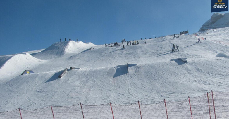Webcam Madonna di Campiglio (Skiarea Campiglio Dolomiti di Brenta - Val di Sole Val Rendena) - Brenta Dolomites