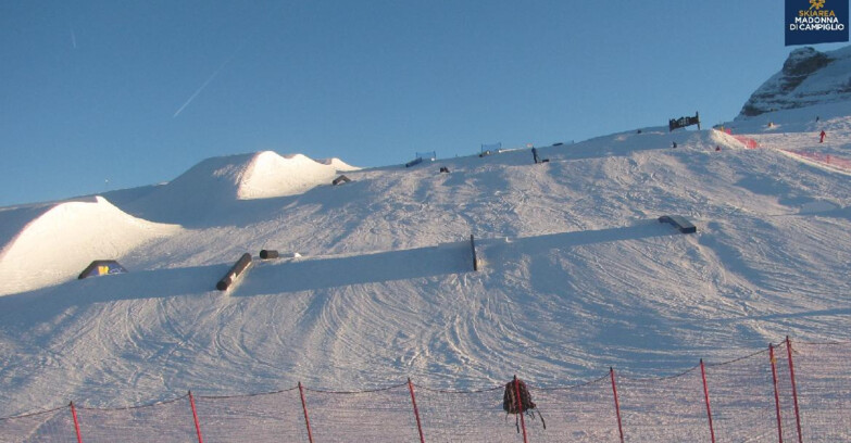 Webcam Madonna di Campiglio (Skiarea Campiglio Dolomiti di Brenta - Val di Sole Val Rendena) - Brenta Dolomites