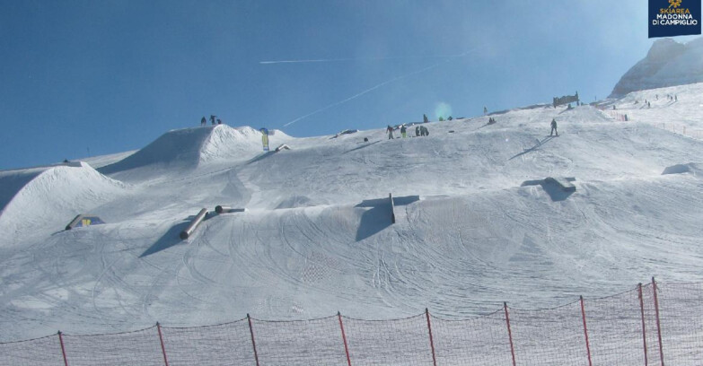 Webcam Madonna di Campiglio (Skiarea Campiglio Dolomiti di Brenta - Val di Sole Val Rendena) - Brenta Dolomites