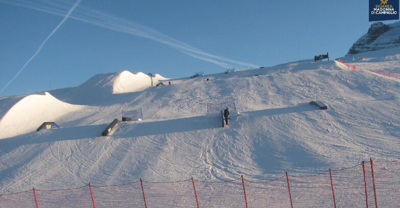 Webcam Madonna di Campiglio (Skiarea Campiglio Dolomiti di Brenta - Val di Sole Val Rendena) - Brenta Dolomites