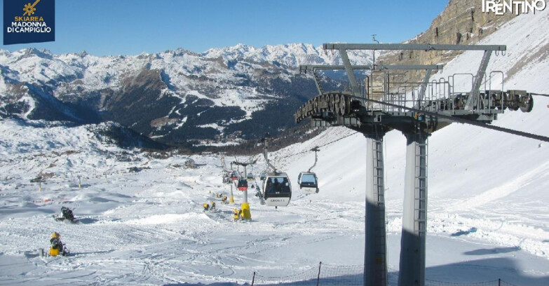 Webcam Madonna di Campiglio (Skiarea Campiglio Dolomiti di Brenta - Val di Sole Val Rendena) - From Grostè 