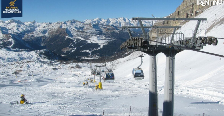 Webcam Madonna di Campiglio (Skiarea Campiglio Dolomiti di Brenta - Val di Sole Val Rendena) - From Grostè 