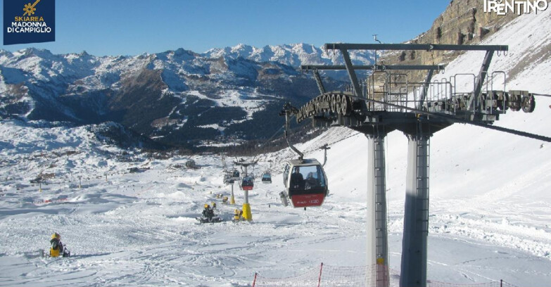 Webcam Madonna di Campiglio (Skiarea Campiglio Dolomiti di Brenta - Val di Sole Val Rendena) - From Grostè 
