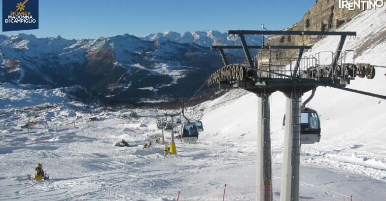 Webcam Madonna di Campiglio (Skiarea Campiglio Dolomiti di Brenta - Val di Sole Val Rendena) - From Grostè 
