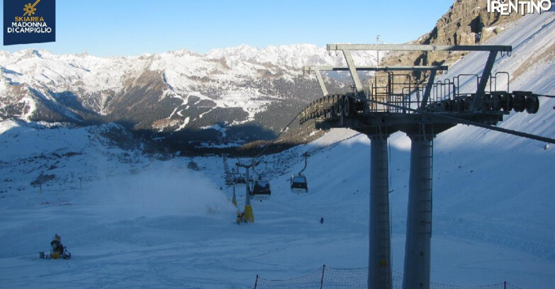 Webcam Madonna di Campiglio (Skiarea Campiglio Dolomiti di Brenta - Val di Sole Val Rendena) - From Grostè 