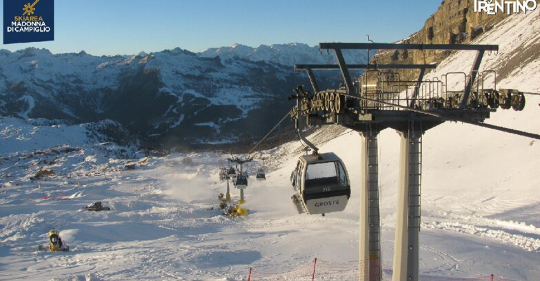 Webcam Madonna di Campiglio - From Grostè 