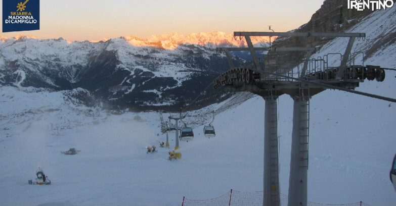 Webcam Madonna di Campiglio - From Grostè 