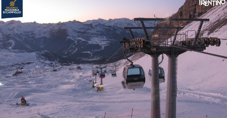 Webcam Madonna di Campiglio - From Grostè 