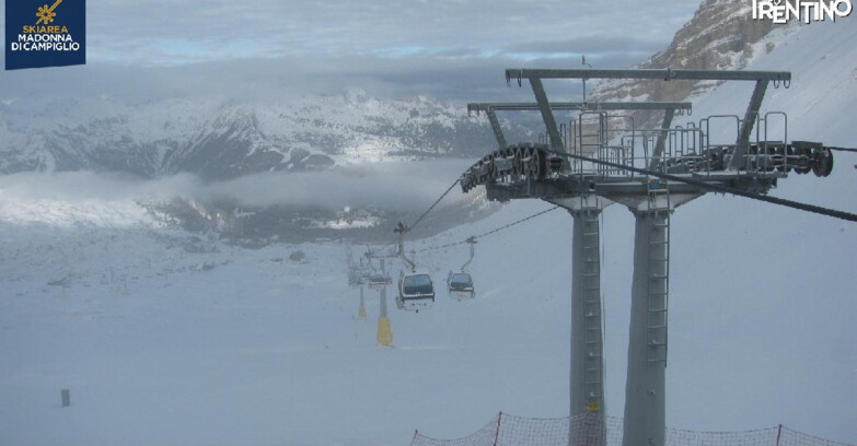 Webcam Madonna di Campiglio (Skiarea Campiglio Dolomiti di Brenta - Val di Sole Val Rendena) - From Grostè 