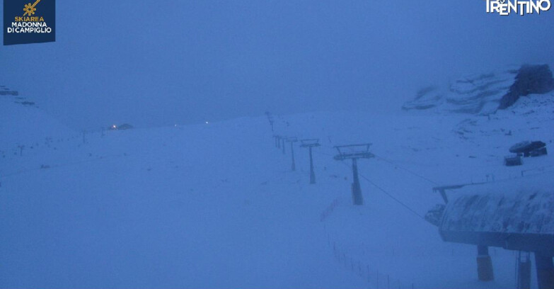 Webcam Madonna di Campiglio (Skiarea Campiglio Dolomiti di Brenta - Val di Sole Val Rendena) - Grostè 2500