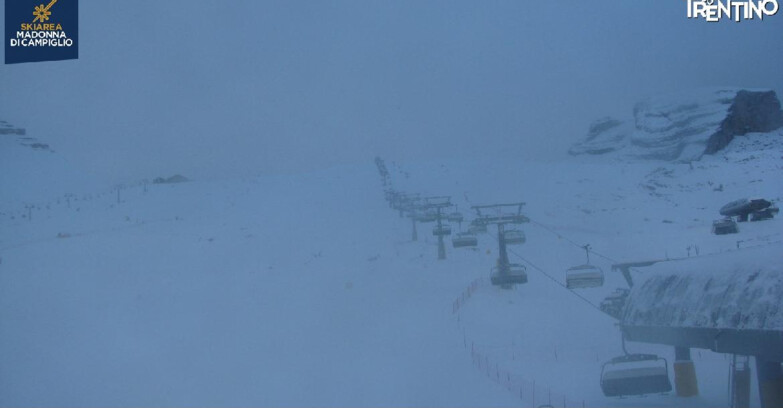 Webcam Madonna di Campiglio (Skiarea Campiglio Dolomiti di Brenta - Val di Sole Val Rendena) - Grostè 2500