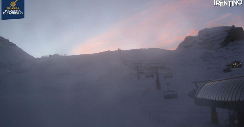 Webcam Madonna di Campiglio (Skiarea Campiglio Dolomiti di Brenta - Val di Sole Val Rendena) - Grostè 2500