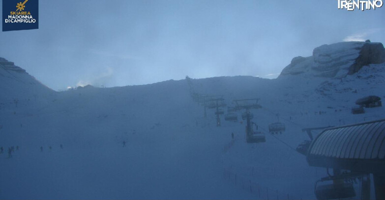 Webcam Madonna di Campiglio (Skiarea Campiglio Dolomiti di Brenta - Val di Sole Val Rendena) - Grostè 2500