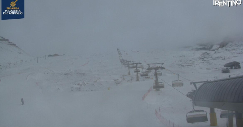 Webcam Madonna di Campiglio (Skiarea Campiglio Dolomiti di Brenta - Val di Sole Val Rendena) - Grostè 2500