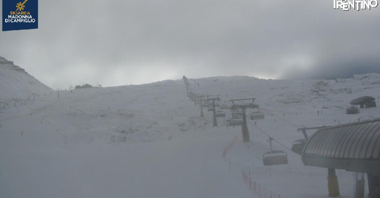 Webcam Madonna di Campiglio (Skiarea Campiglio Dolomiti di Brenta - Val di Sole Val Rendena) - Grostè 2500