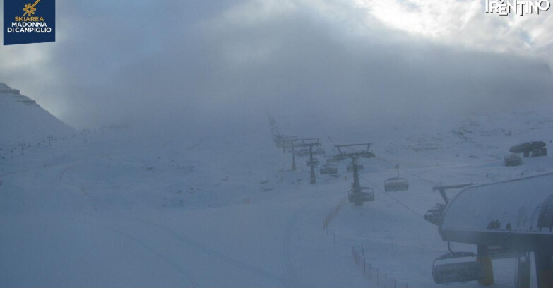 Webcam Madonna di Campiglio (Skiarea Campiglio Dolomiti di Brenta - Val di Sole Val Rendena) - Grostè 2500