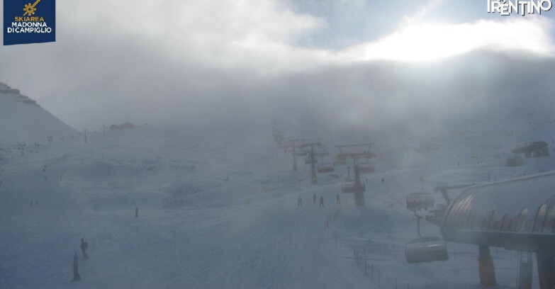 Webcam Madonna di Campiglio (Skiarea Campiglio Dolomiti di Brenta - Val di Sole Val Rendena) - Grostè 2500