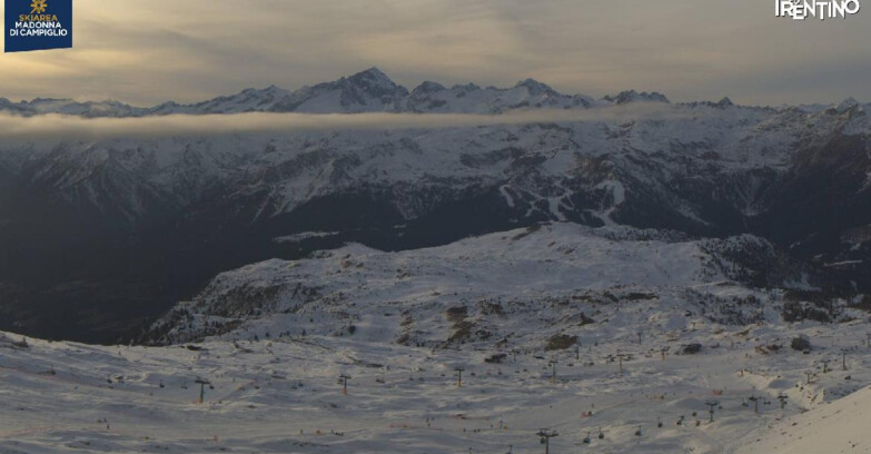 Webcam Madonna di Campiglio (Skiarea Campiglio Dolomiti di Brenta - Val di Sole Val Rendena) - Grostè Area
