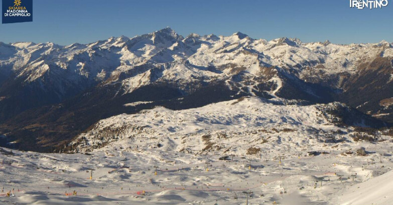 Webcam Madonna di Campiglio (Skiarea Campiglio Dolomiti di Brenta - Val di Sole Val Rendena) - Grostè Area