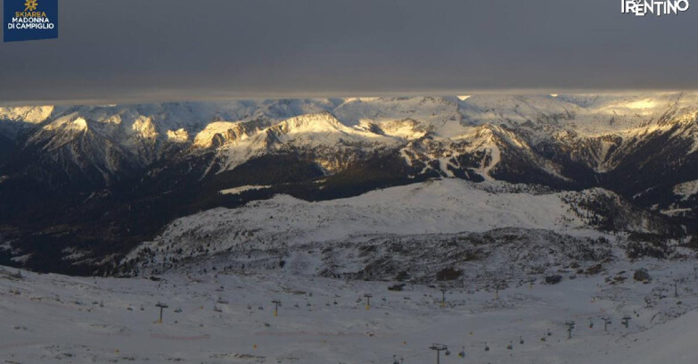 Webcam Madonna di Campiglio (Skiarea Campiglio Dolomiti di Brenta - Val di Sole Val Rendena) - Grostè Area