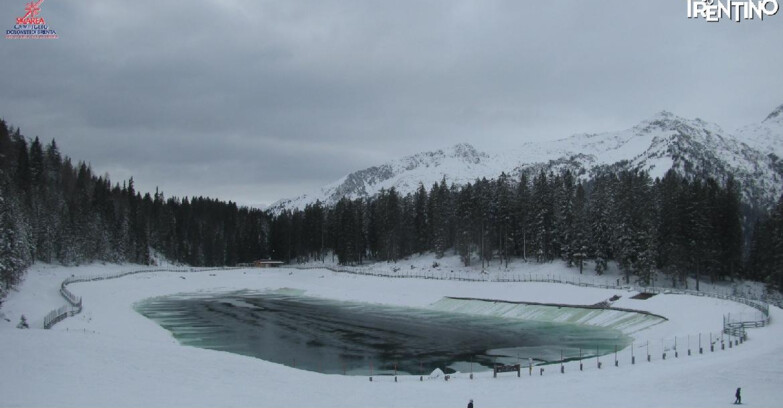 Webcam Madonna di Campiglio (Skiarea Campiglio Dolomiti di Brenta - Val di Sole Val Rendena) - Lago Montagnoli