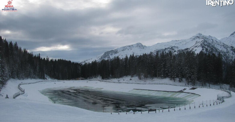 Webcam Madonna di Campiglio (Skiarea Campiglio Dolomiti di Brenta - Val di Sole Val Rendena) - Lago Montagnoli